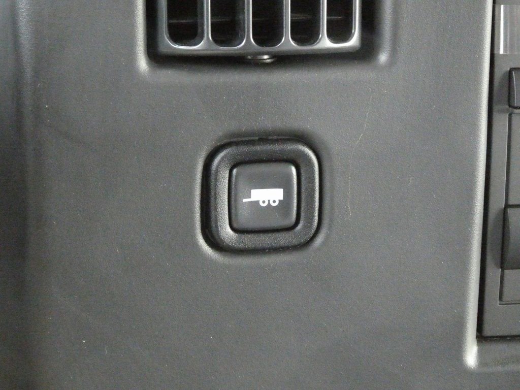 2025 GMC Savana Cutaway 3500 1WT