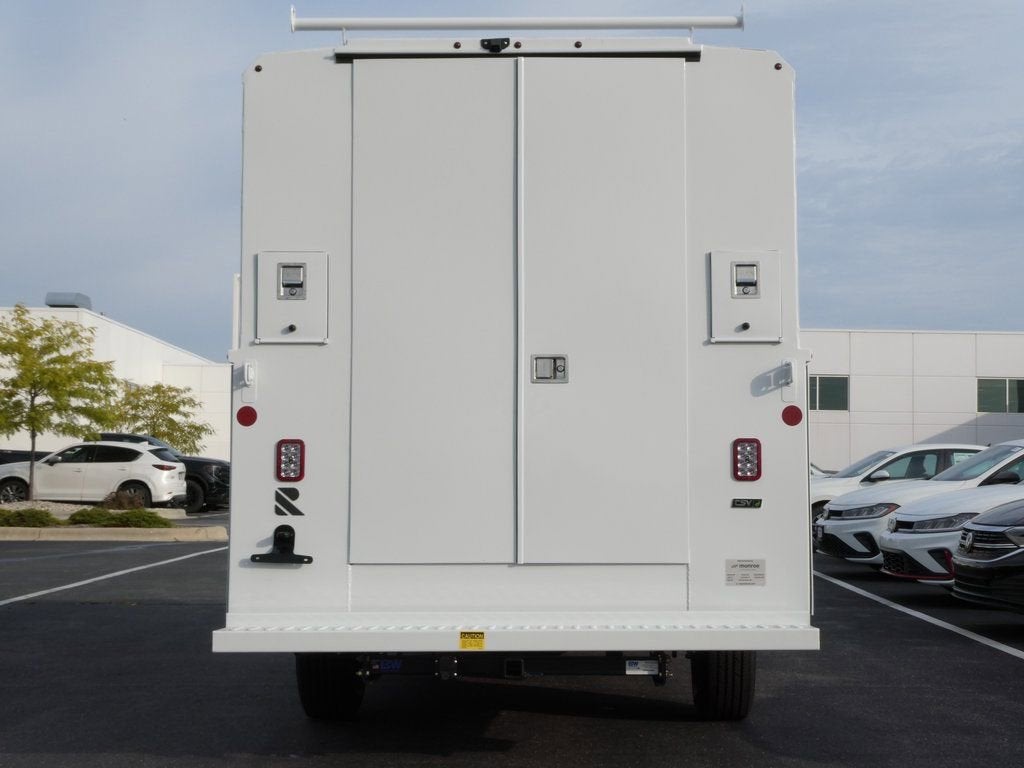 2025 GMC Savana Cutaway 3500 1WT