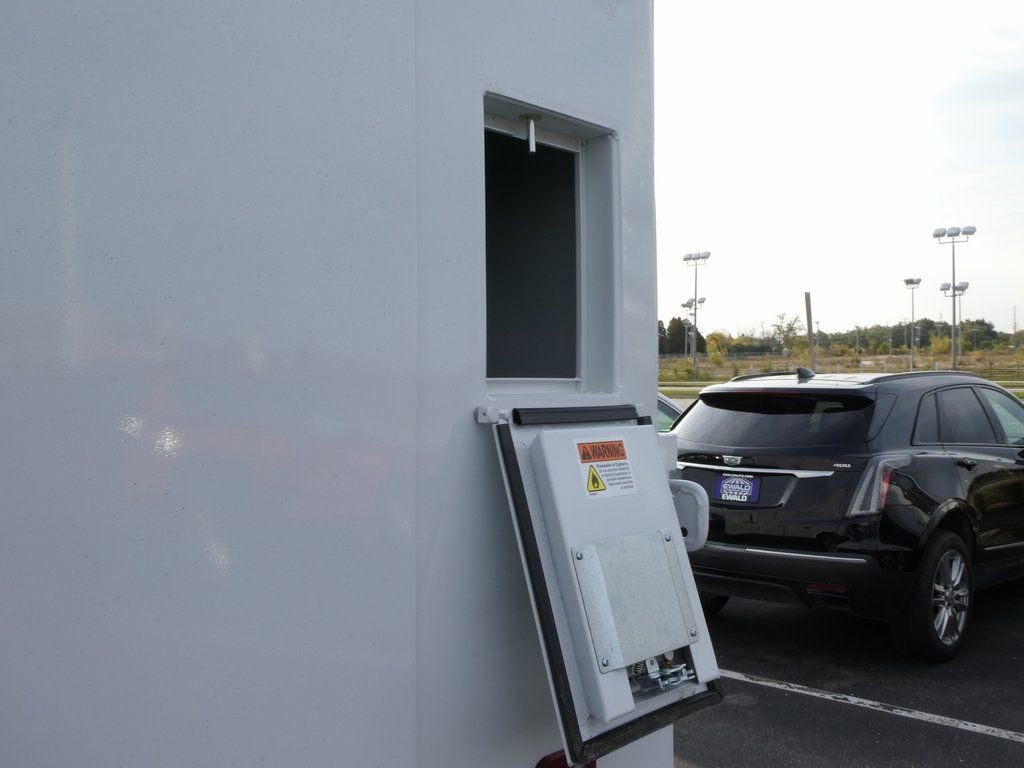 2025 GMC Savana Cutaway 3500 1WT