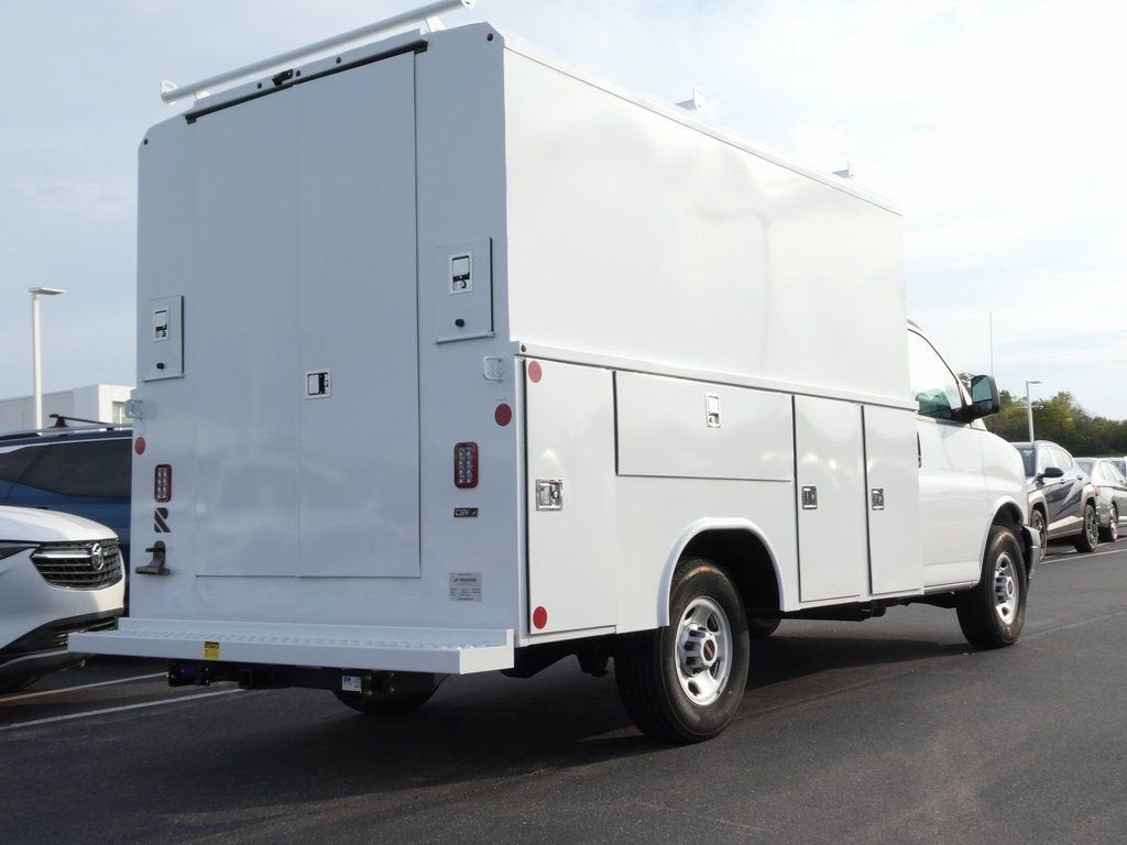 2025 GMC Savana Cutaway 3500 1WT