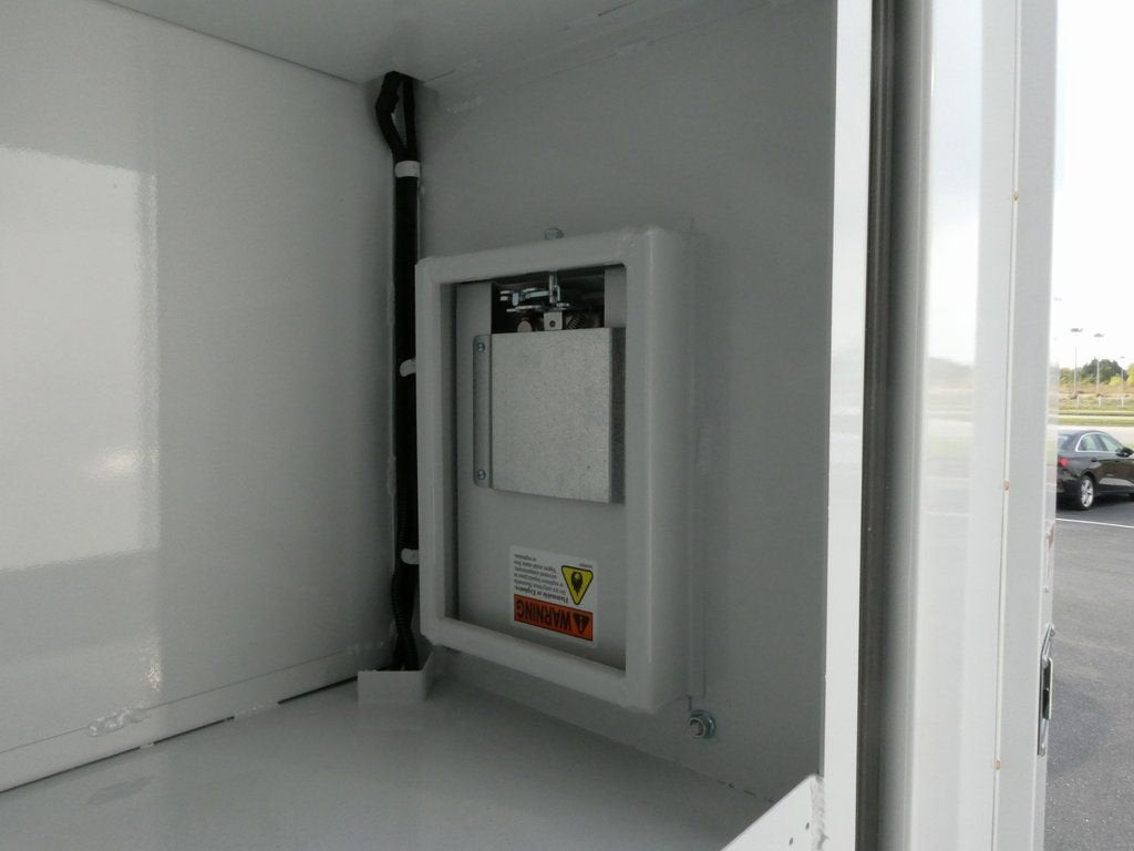 2025 GMC Savana Cutaway 3500 1WT