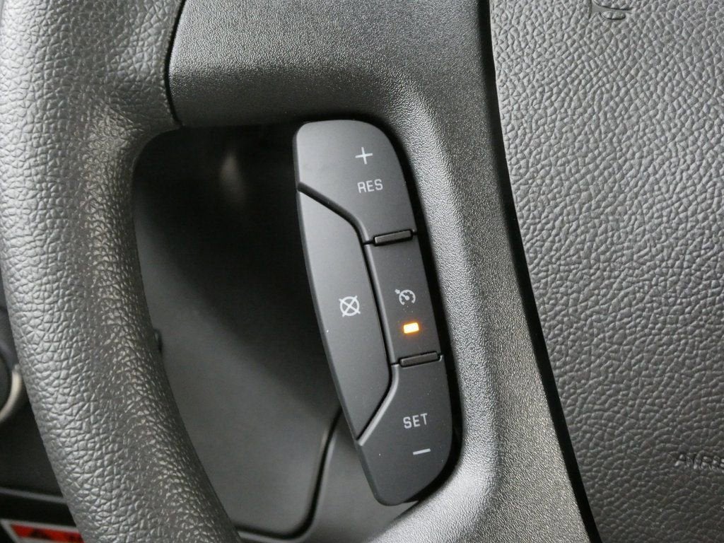 2025 GMC Savana Cutaway 3500 1WT