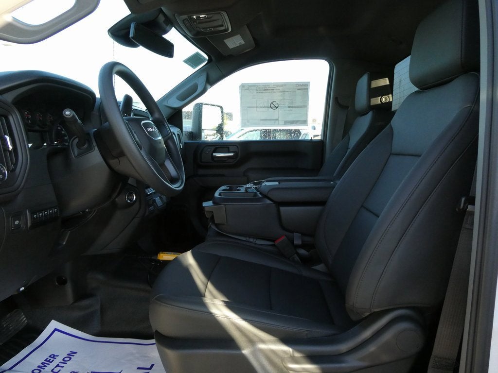 2025 GMC Sierra 3500 HD Chassis Cab Pro