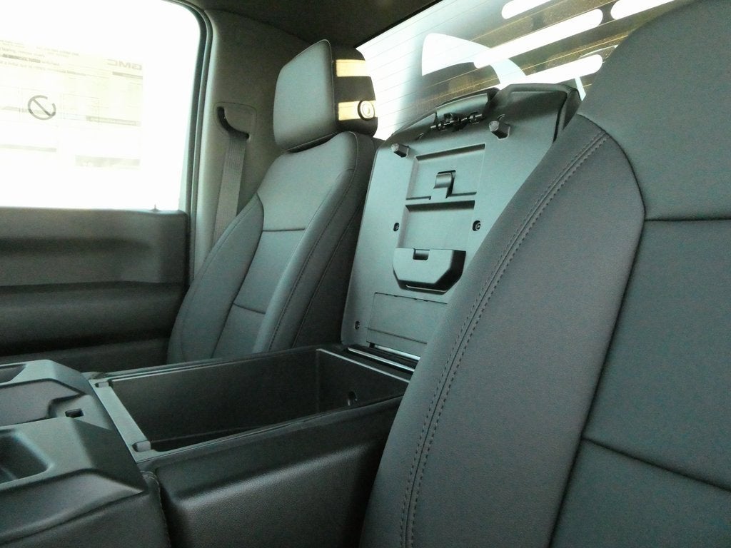 2025 GMC Sierra 3500 HD Chassis Cab Pro