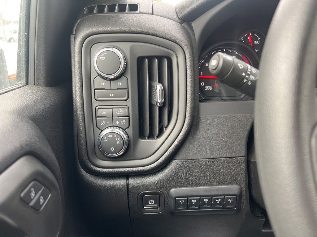 2025 GMC Sierra 3500 HD Chassis Cab Pro