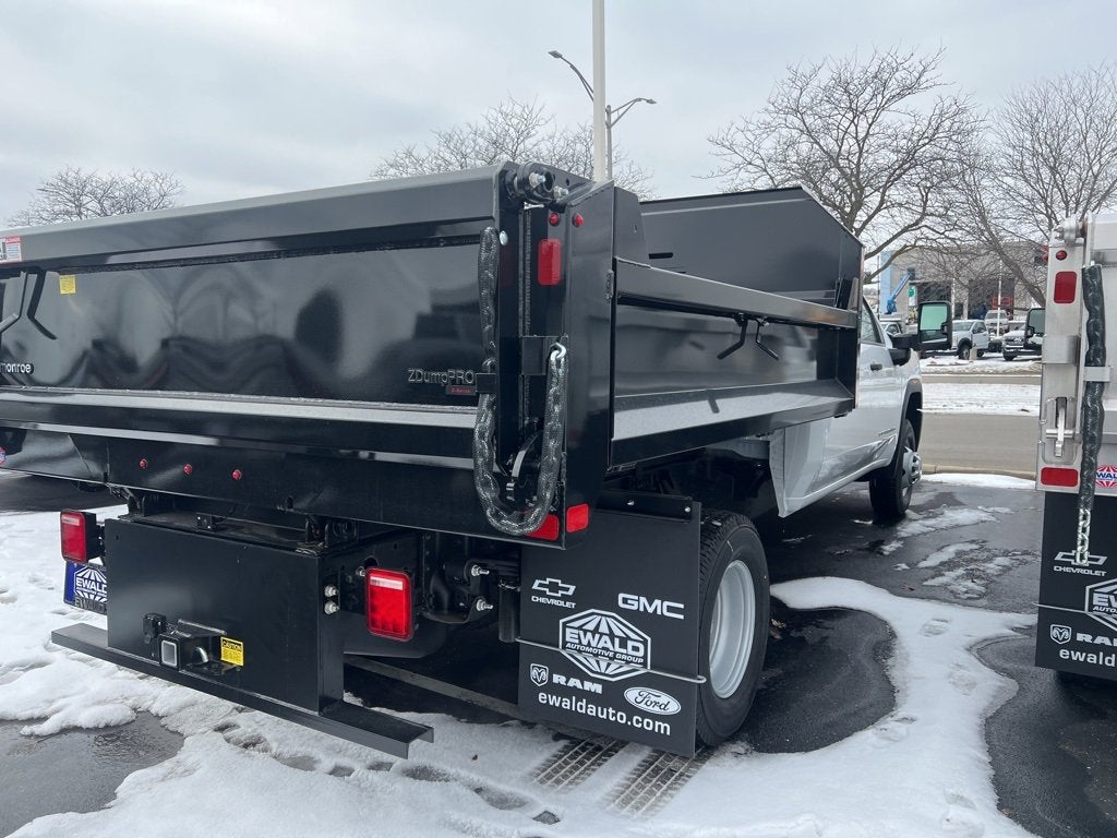 2025 GMC Sierra 3500 HD Chassis Cab Pro