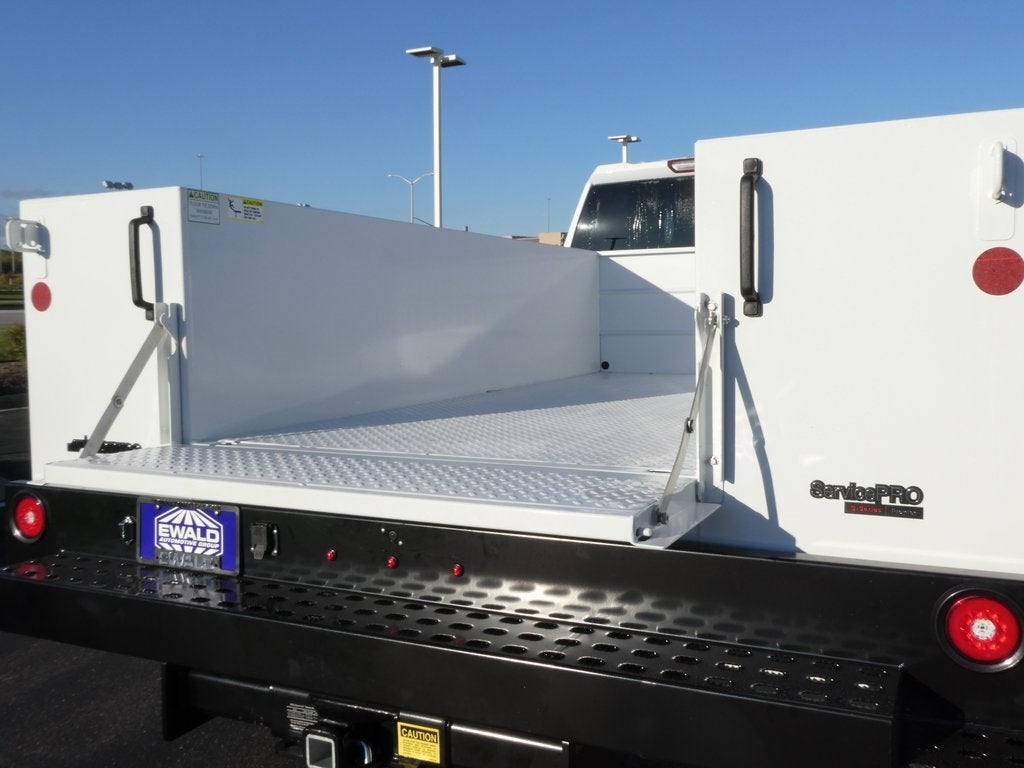 2025 GMC Sierra 3500 HD Chassis Cab Pro