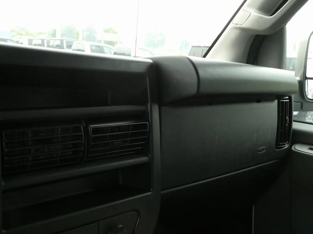 2025 GMC Savana Cargo 2500 Work Van