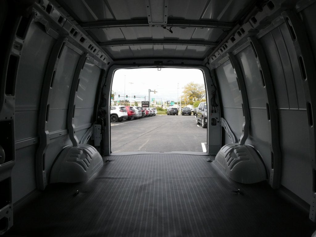 2025 GMC Savana Cutaway 3500 1WT