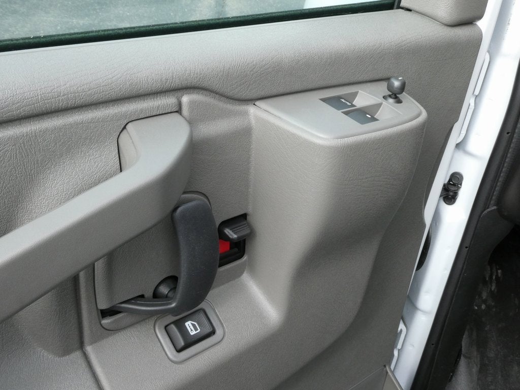 2025 GMC Savana Cutaway 3500 1WT