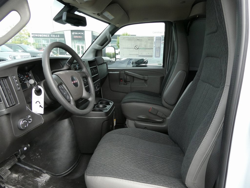 2025 GMC Savana Cutaway 3500 1WT