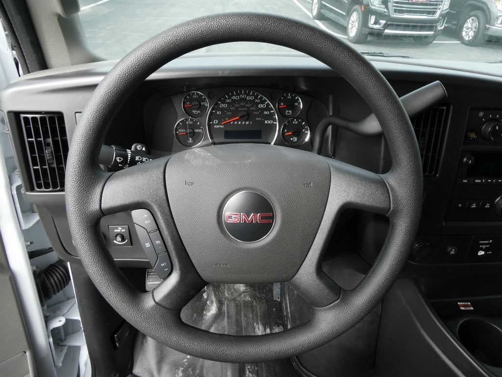 2025 GMC Savana Cutaway 3500 1WT