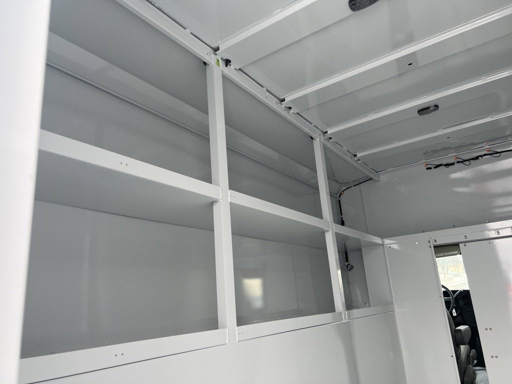 2025 GMC Savana Cutaway 3500 1WT