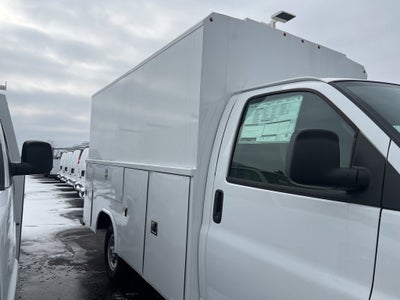 2025 GMC Savana Cutaway 3500 1WT