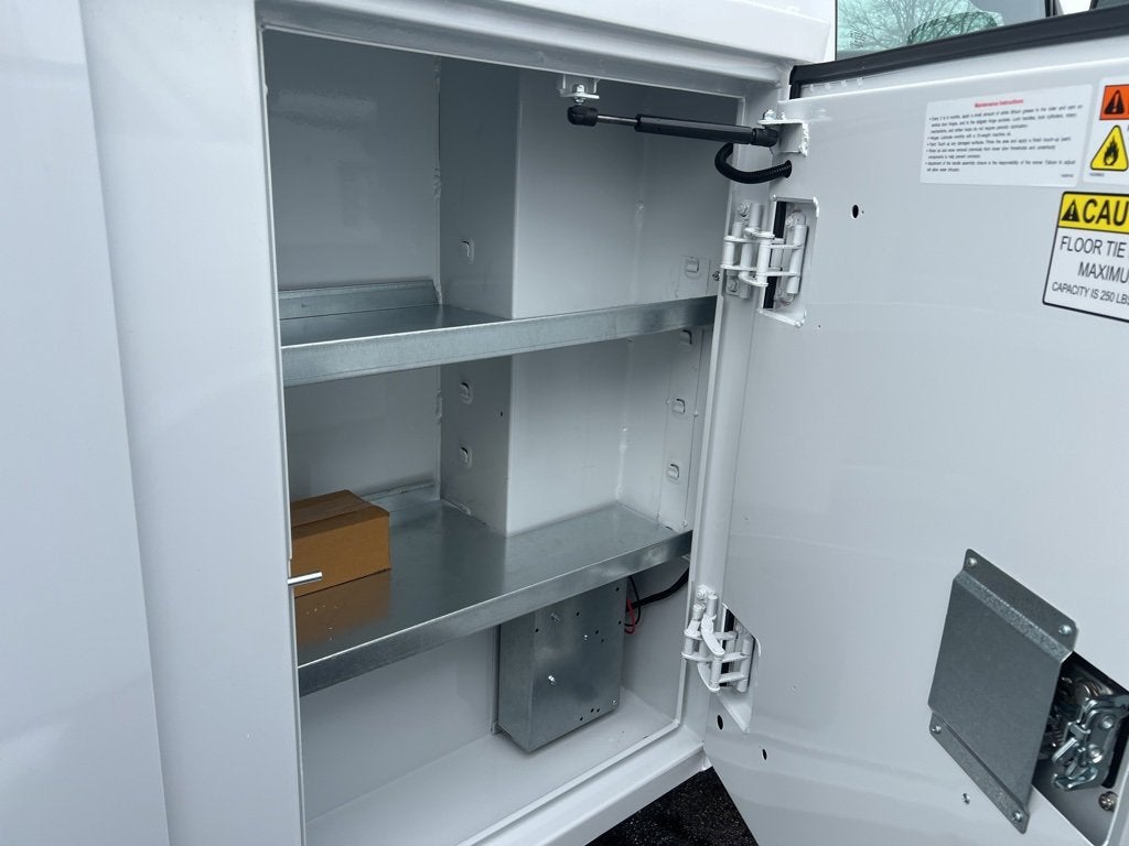 2025 GMC Savana Cutaway 3500 1WT