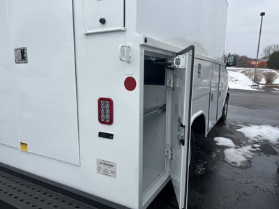 2025 GMC Savana Cutaway 3500 1WT