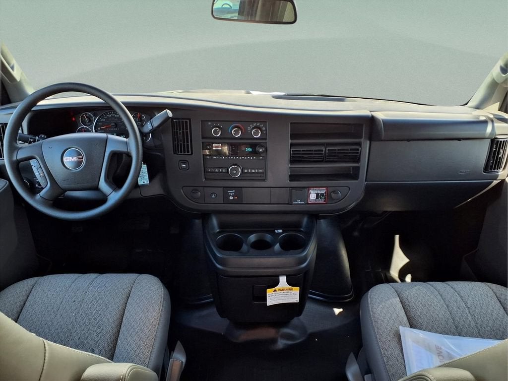2026 GMC Savana Cutaway 3500 1WT