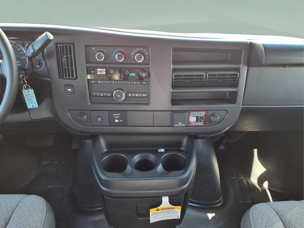 2026 GMC Savana Cutaway 3500 1WT