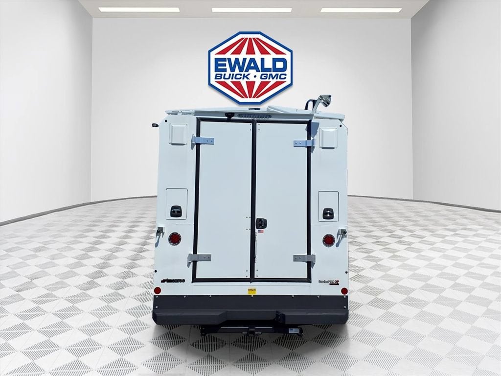 2026 GMC Savana Cutaway 3500 1WT