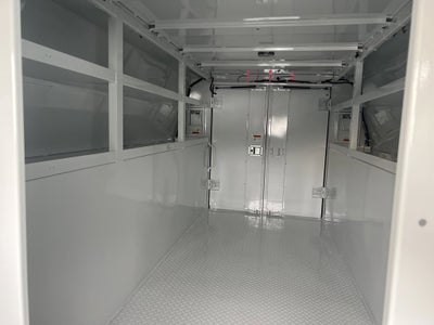 2025 GMC Savana Cutaway 3500 1WT