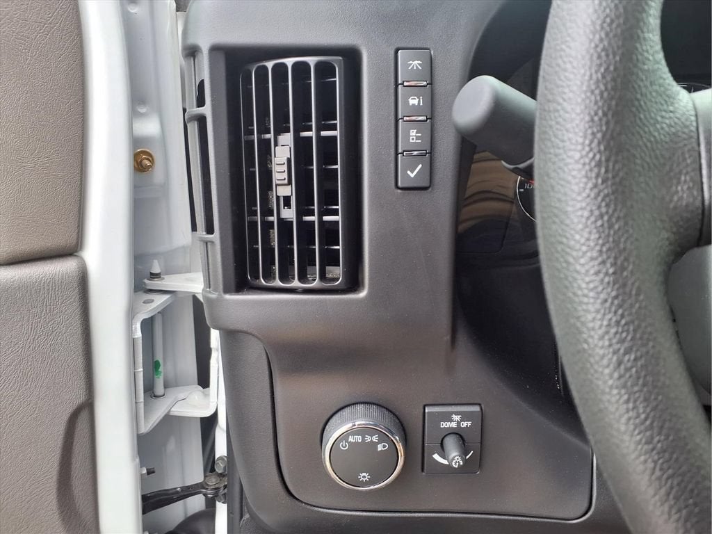 2026 GMC Savana Cutaway 3500 1WT
