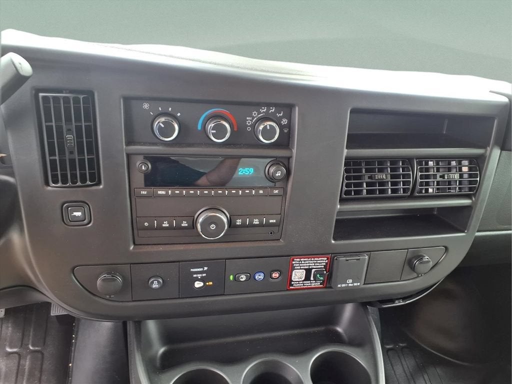 2026 GMC Savana Cutaway 3500 1WT