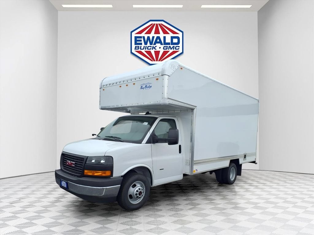 2026 GMC Savana Cutaway 3500 1WT