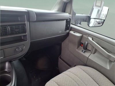 2026 GMC Savana Cutaway 3500 1WT