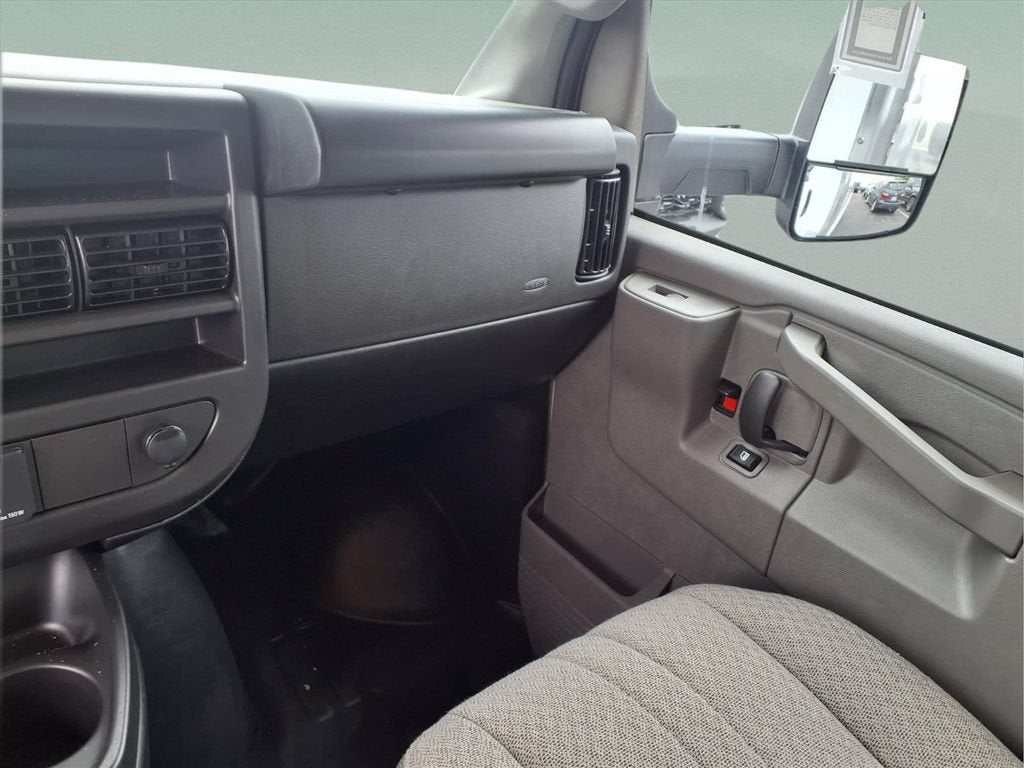 2026 GMC Savana Cutaway 3500 1WT