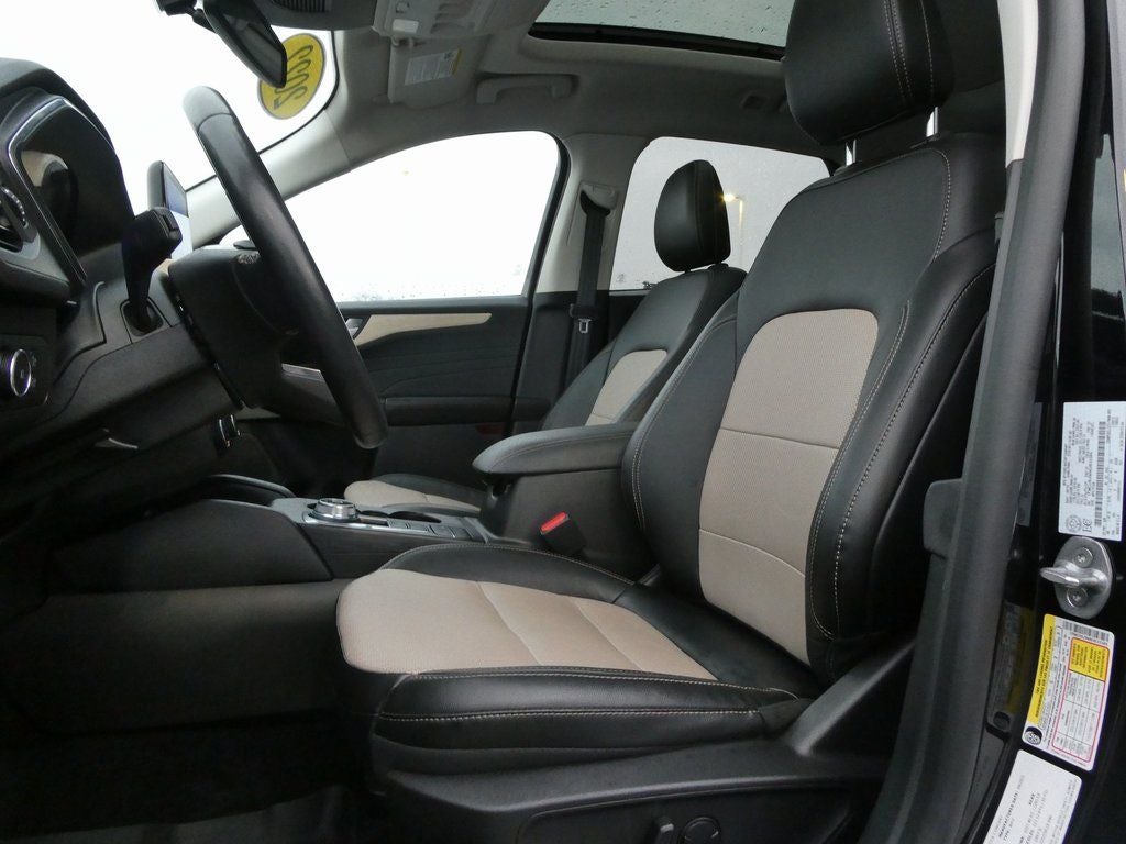 2022 Ford Escape Titanium Elite