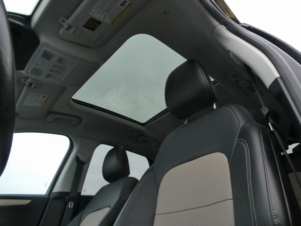 2022 Ford Escape Titanium Elite