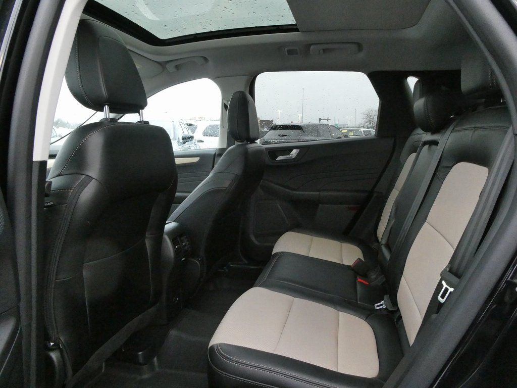 2022 Ford Escape Titanium Elite