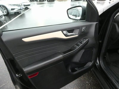 2022 Ford Escape Titanium Elite