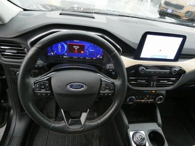 2022 Ford Escape Titanium Elite