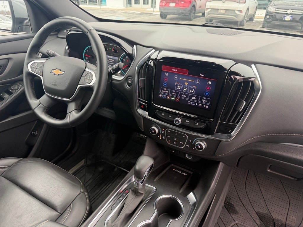 2023 Chevrolet Traverse LT Leather