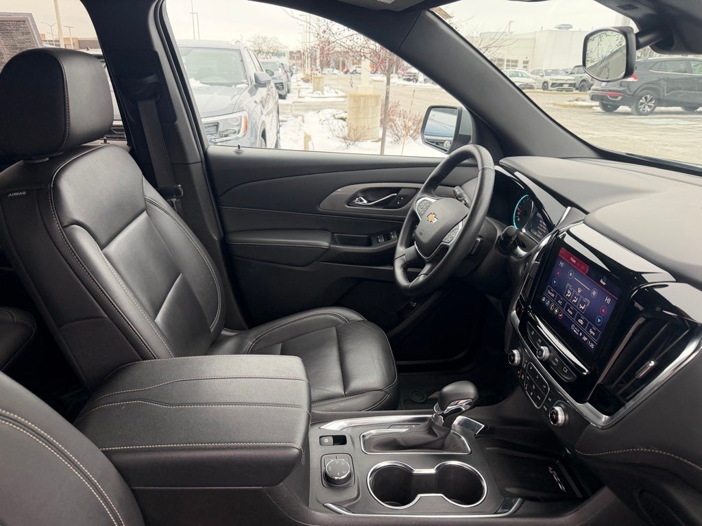 2023 Chevrolet Traverse LT Leather