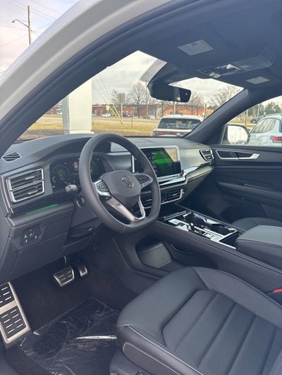 2026 Volkswagen Atlas Cross Sport 2.0T SEL R-Line Black