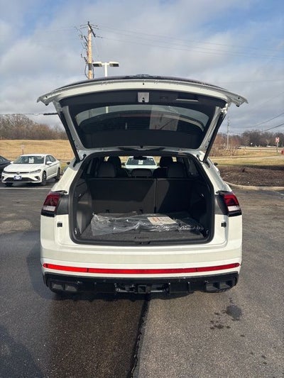 2026 Volkswagen Atlas Cross Sport 2.0T SEL R-Line Black