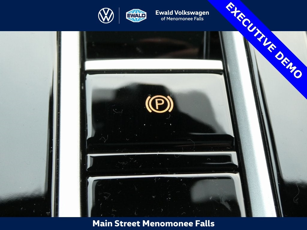 2025 Volkswagen Atlas Cross Sport 2.0T SEL R-Line Black