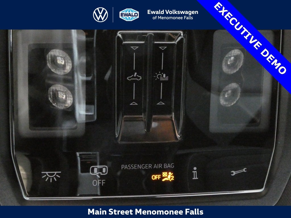 2025 Volkswagen Atlas Cross Sport 2.0T SEL R-Line Black