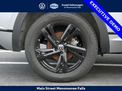 2025 Volkswagen Atlas Cross Sport 2.0T SEL R-Line Black