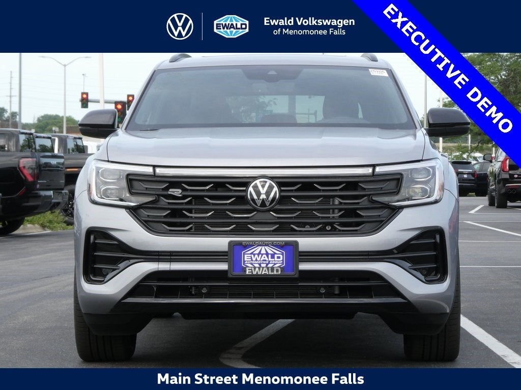 2025 Volkswagen Atlas Cross Sport 2.0T SEL R-Line Black