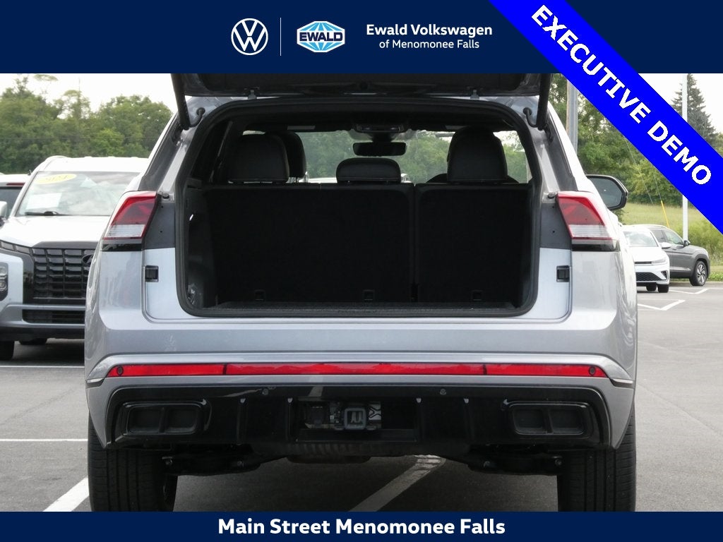 2025 Volkswagen Atlas Cross Sport 2.0T SEL R-Line Black
