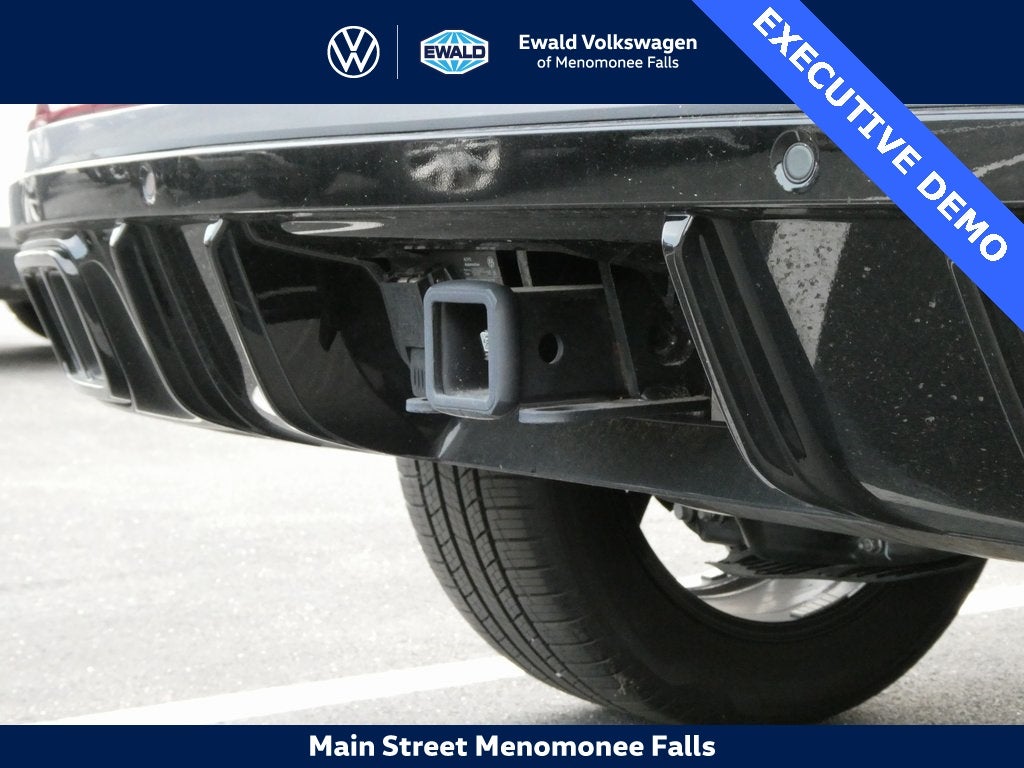 2025 Volkswagen Atlas Cross Sport 2.0T SEL R-Line Black