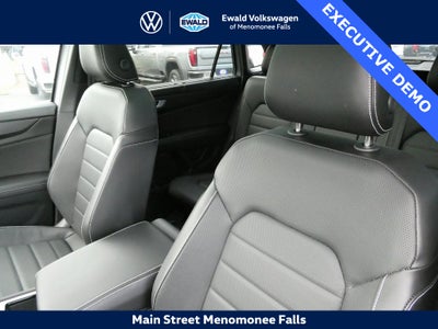 2025 Volkswagen Atlas Cross Sport 2.0T SEL R-Line Black