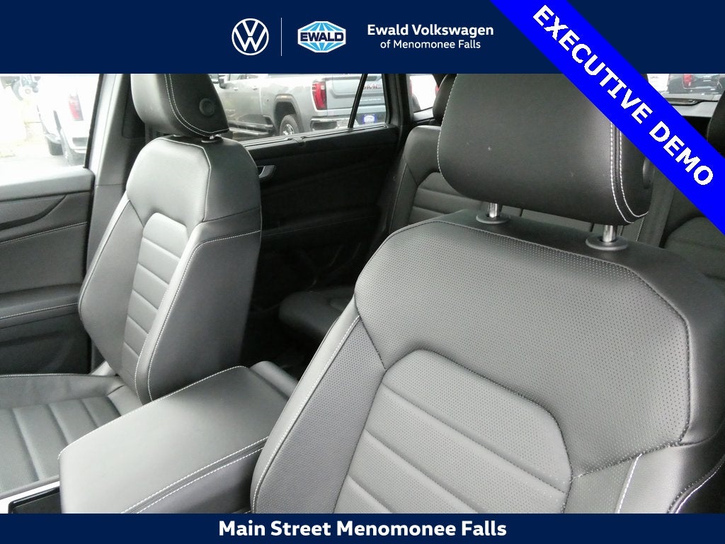 2025 Volkswagen Atlas Cross Sport 2.0T SEL R-Line Black