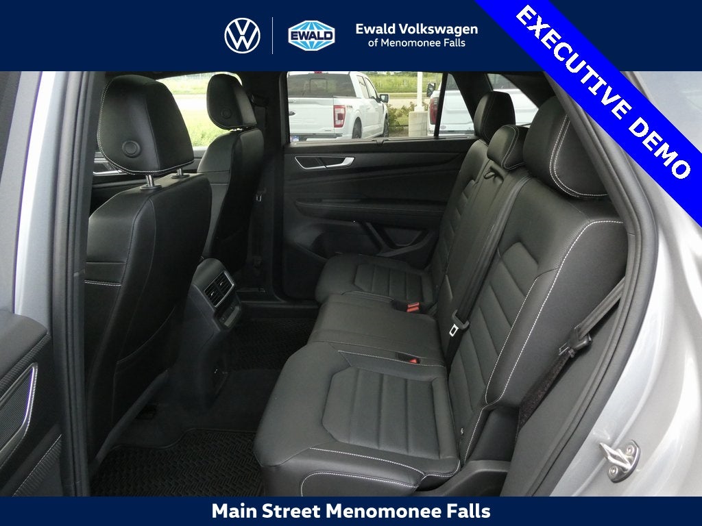 2025 Volkswagen Atlas Cross Sport 2.0T SEL R-Line Black