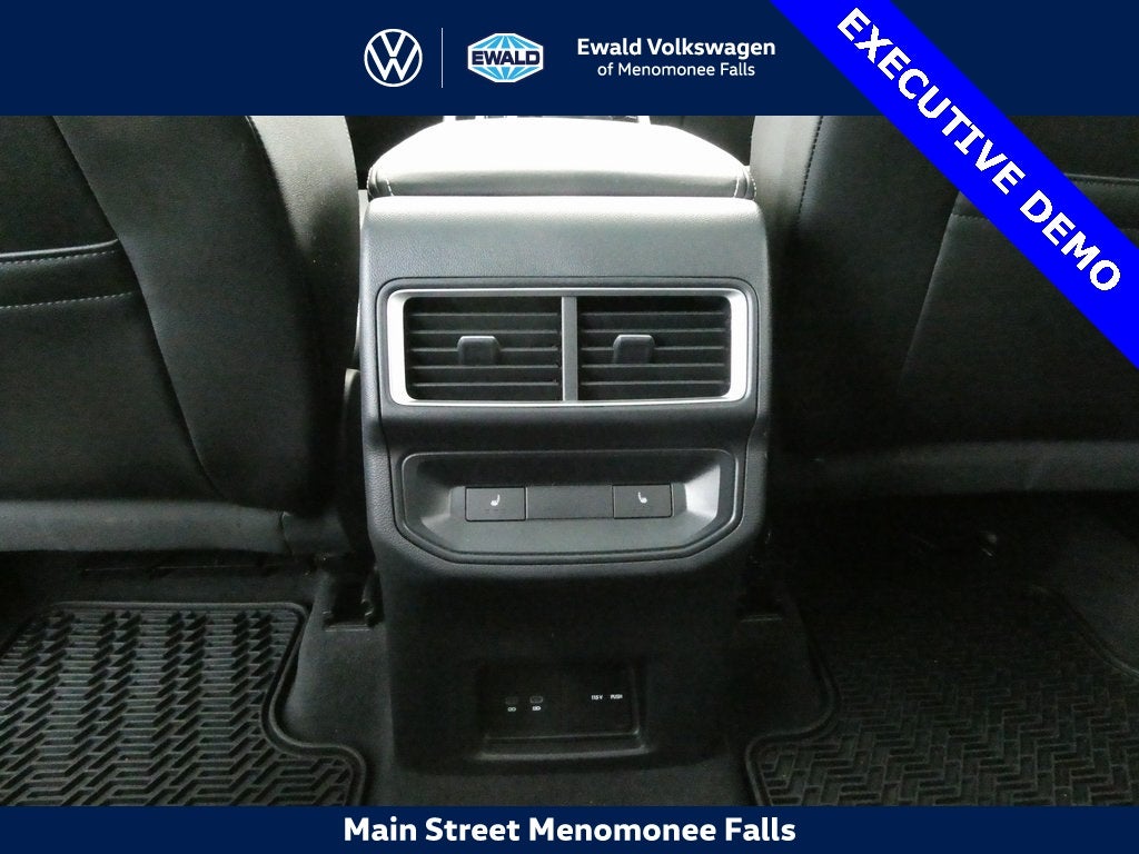 2025 Volkswagen Atlas Cross Sport 2.0T SEL R-Line Black