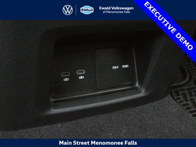 2025 Volkswagen Atlas Cross Sport 2.0T SEL R-Line Black