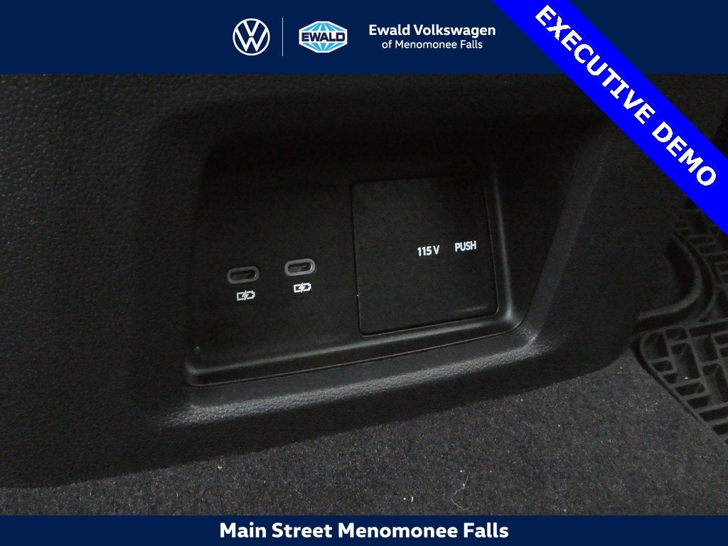 2025 Volkswagen Atlas Cross Sport 2.0T SEL R-Line Black